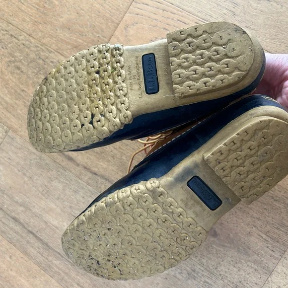 L.L. Bean Women’s  8" Tumbled Leather Bean Boots Tan/Navy, Size 9, Medium B - Picture 5 of 5